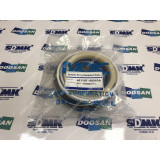Ремкомплект гидроцилиндра стрелы/ковша 401107-00243 DOOSAN 340LC-V 440-00042ВКТ 1 Ремкомплект гидроцилиндра стрелы/ковша 401107-00243 DOOSAN 340LC-V 440-00042ВКТ 1